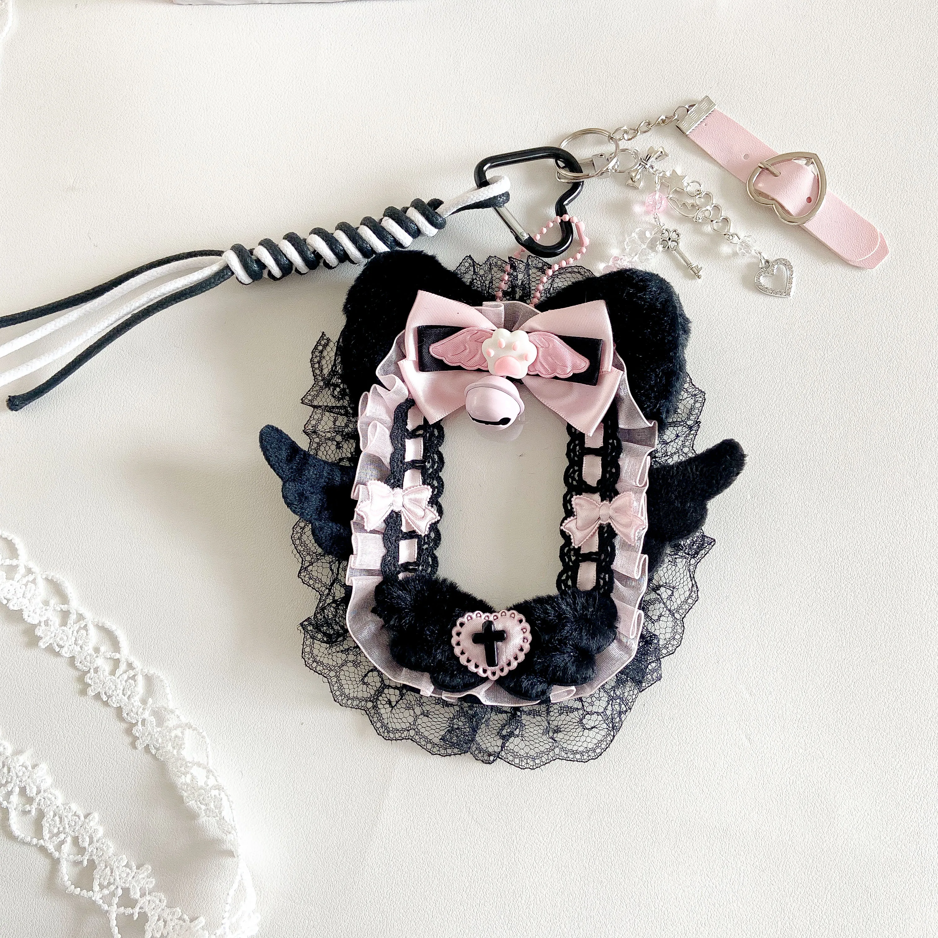Pink Black Photocard Holder Keychain, Kawaii PC Sleeve for Oshi Anime Collector, Ita Bag Accessory Display Charm