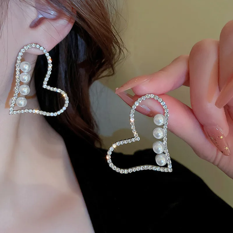 ต่างหูหัวใจโรแมนติก huitan ตุ้มหูผู้หญิงรักเครื่องประดับเพชรเซอร์โคเนียสวยสง่าอุปกรณ์ปาร์ตี้งานแต่งงานหรูหรา