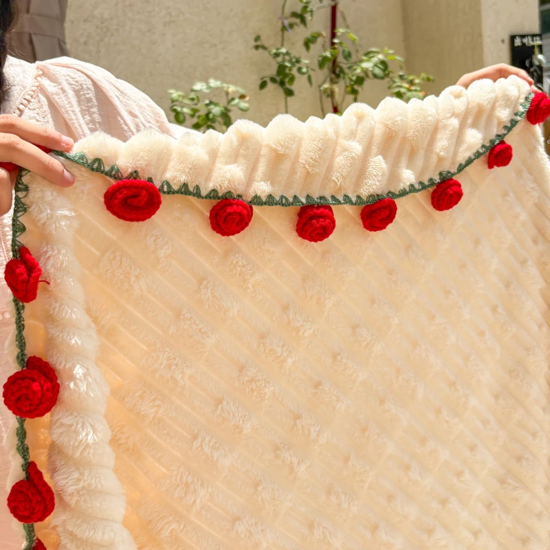 Romantic Rose Bouquet Blanket Floral Soft and Lightweight Throw Couch Blanket Gifts for Mom Birthday Valentine's Day Home Decor