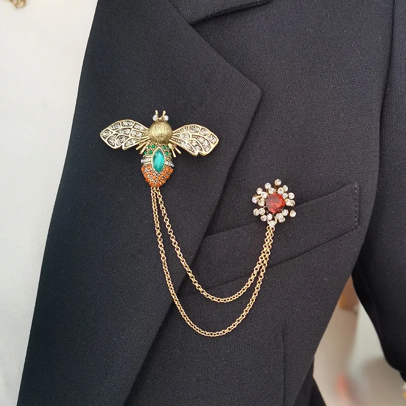 Vintage Brooch Female Bee Chain Double Pin Buckle Badge New Cardigan Women and man Scarf Sweater Accessories