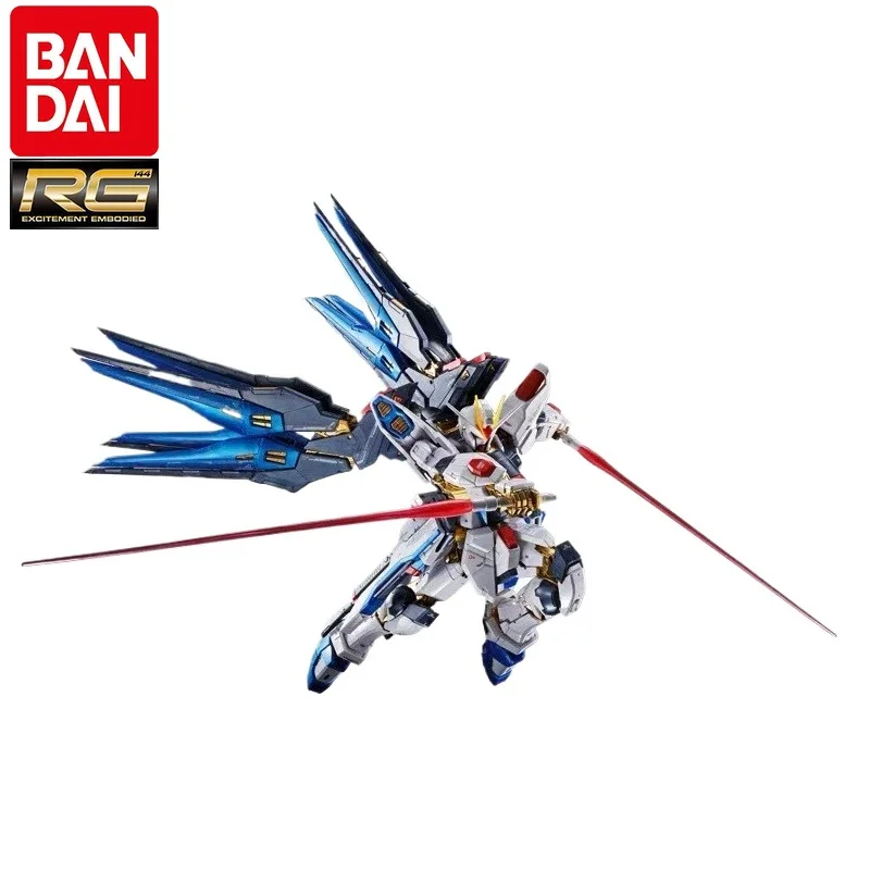 BANDAI Limit RG 1/144 Strike Freedom GUNDAM Anime Modello di assemblaggio Action Figure Giocattoli di modello