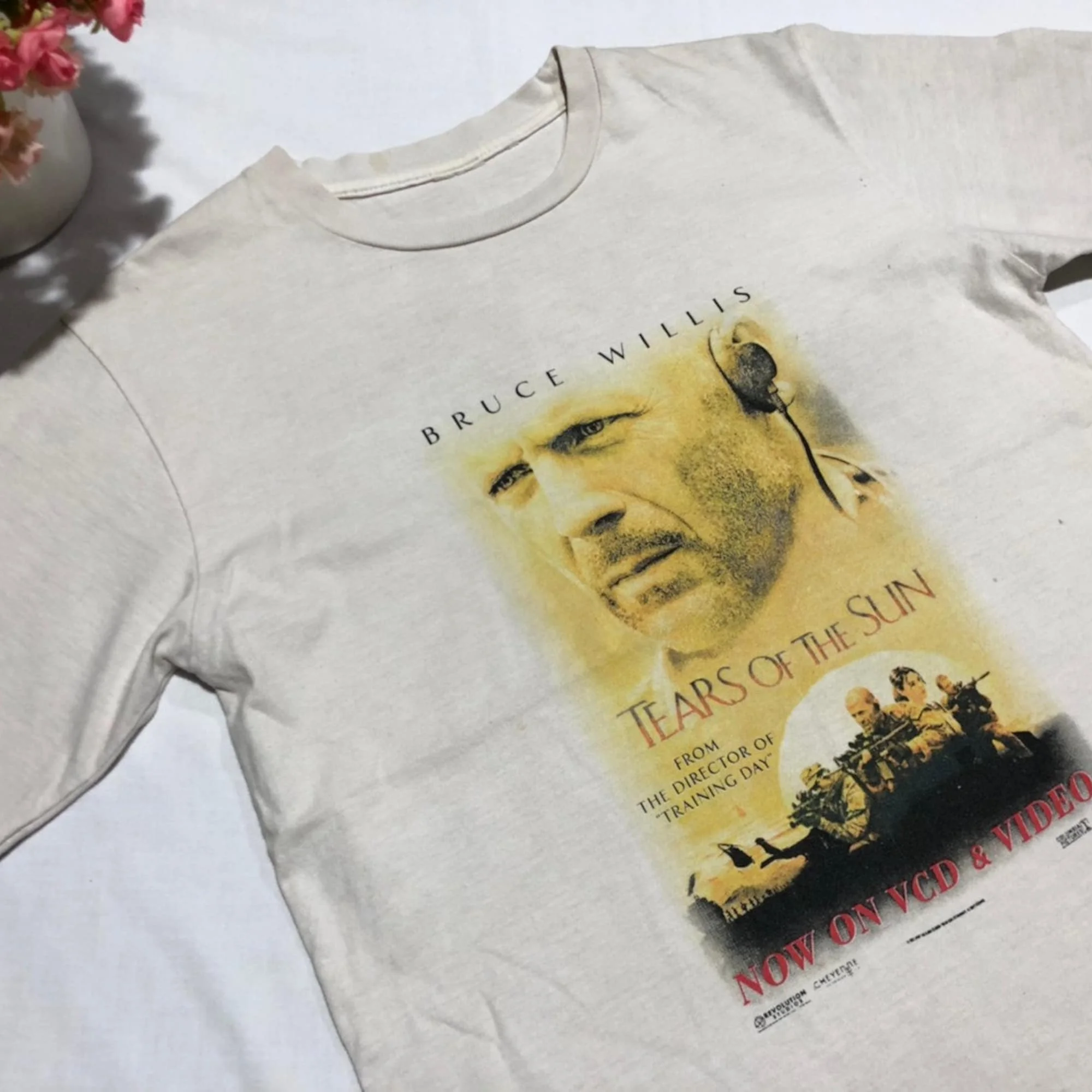 Vintage Tears of the Sun Bruce Willis Movie shirt