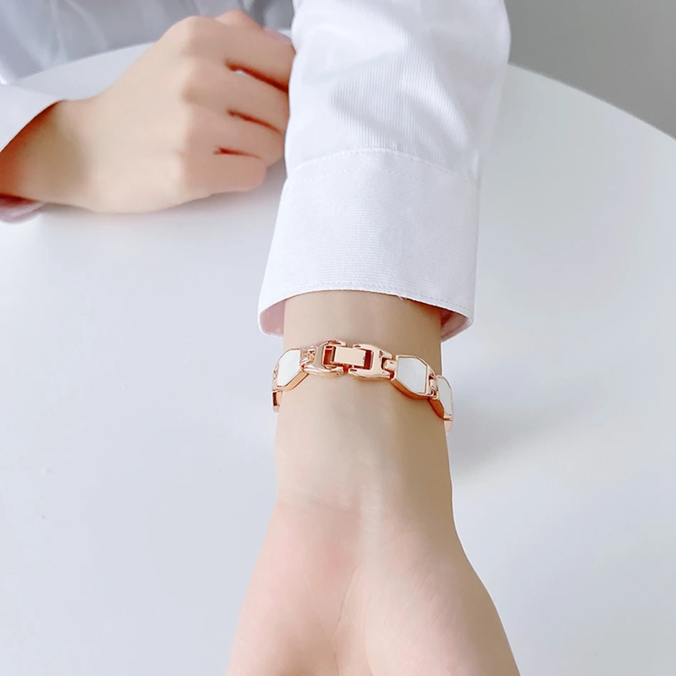 Apple Watch Ultra 49mm iWatch Series 7 8 6 SE 4 5 38/40/41mm 42/44/45mm用の高級シェル六角形メタルストラップ：ウォッチバンドブレスレット