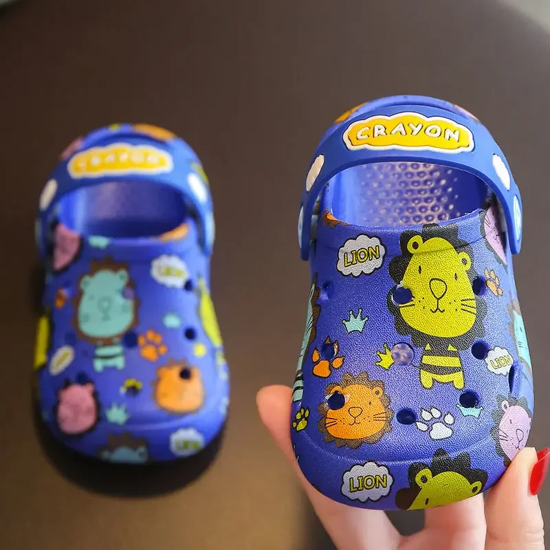 Cartoon Lion Children Clogs Summer Comfort Light Non-Slip Outdoor Sandals PVC Anti-collision Toe Slip-On Kids Shoes Beach Shoes