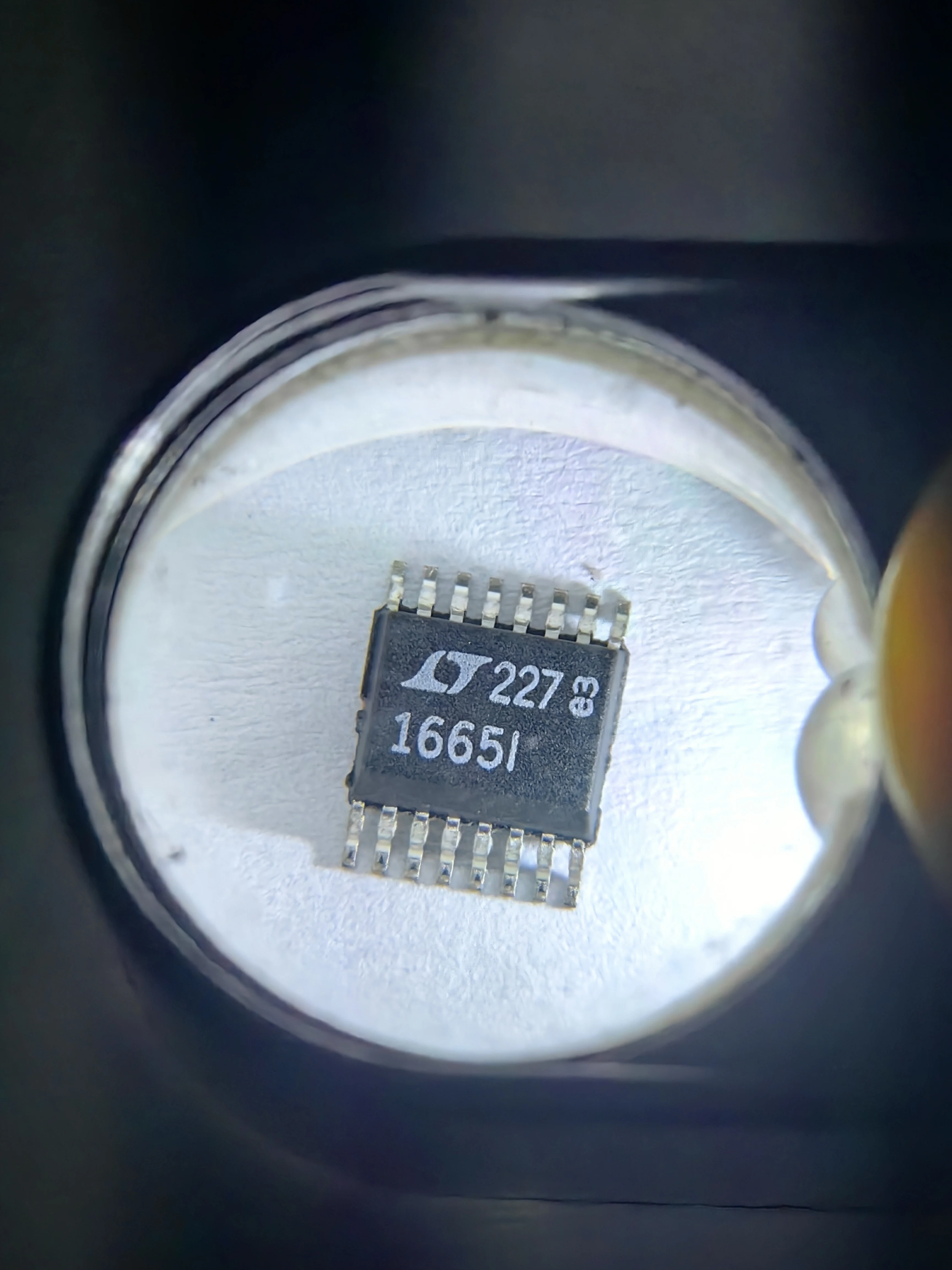 LTC1665CGN LTC1665IGN LTC1665 - Micropower Octal 8 بت DACs