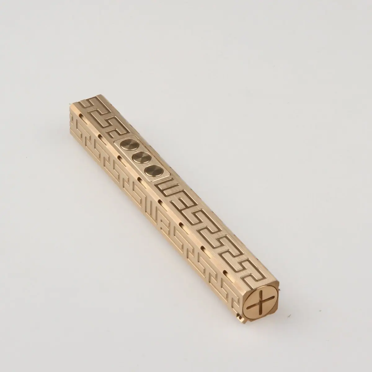 

SANWU flashlight, brass Seiko Fang Mo, 35 electronic App control, fine milling pattern finger star pen