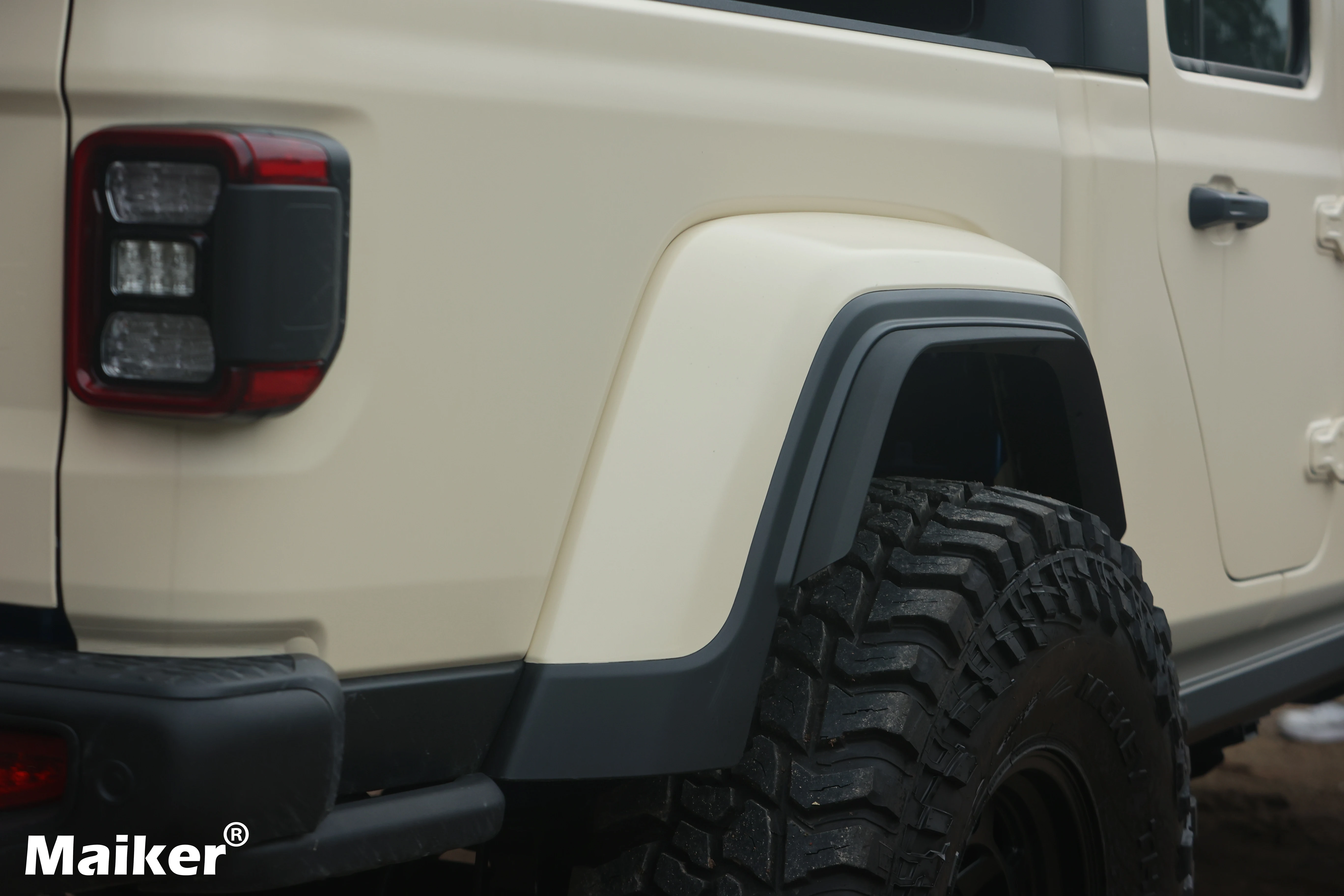 Original low Fender Flares Extensions Trim With Rivet For Jeep  Gladiator JT Pickup Accessories  Manufacturer