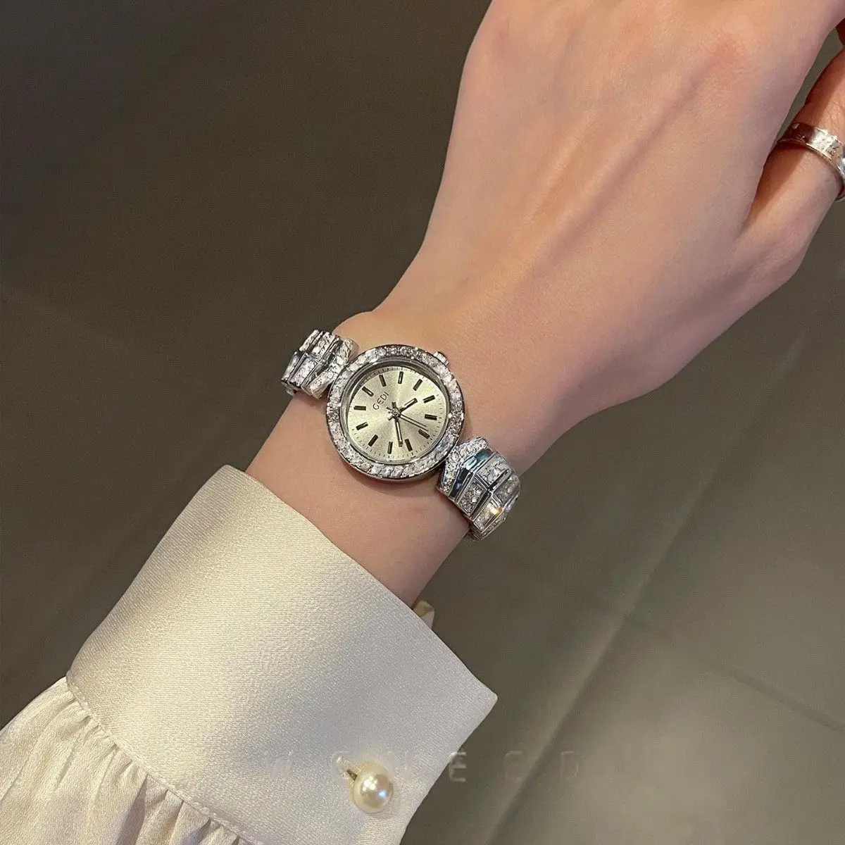 2026 New Luxury Women'S Watch, Exquisite And Compact Ladies' Watch, A Gift For Your Girlfriend, Stylish Quartz Wristwatch