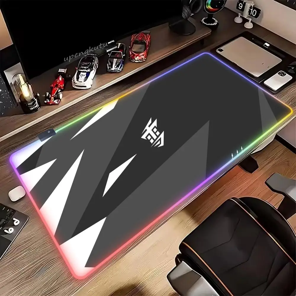 

Художественный коврик для мыши с текстовым дизайном, RGB HD XXL, милый коврик для мыши и клавиатуры, большой настольный коврик для ПК, игровой коврик для ноутбука, светодиодный настольный коврик