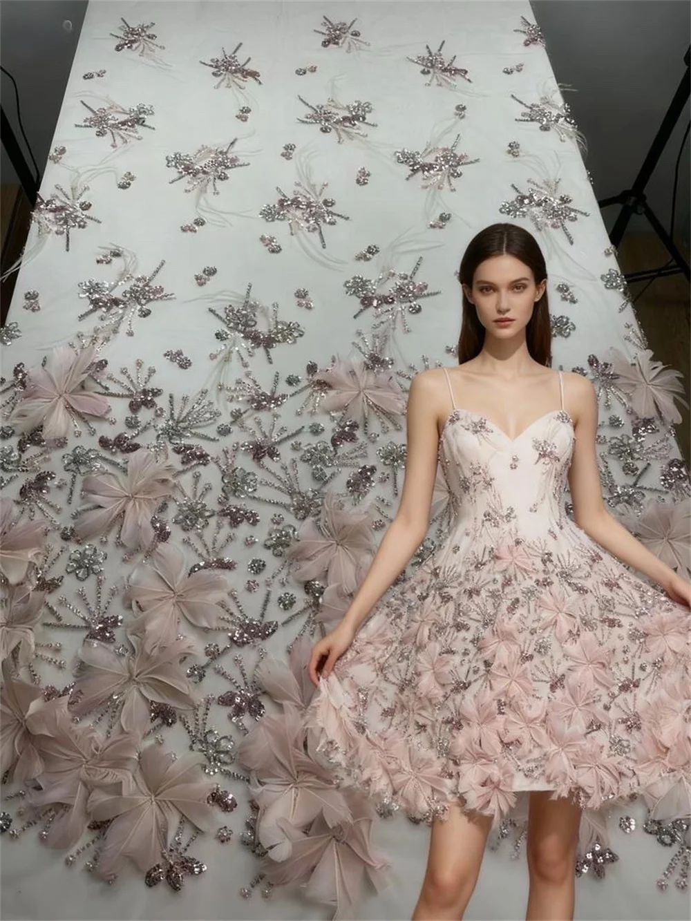 Новейшая модная африканская роскошная 3D кружевная ткань с перьями и бисером, 2025, высокое качество, французская нигерийская кружевная ткань с блестками, вечернее платье