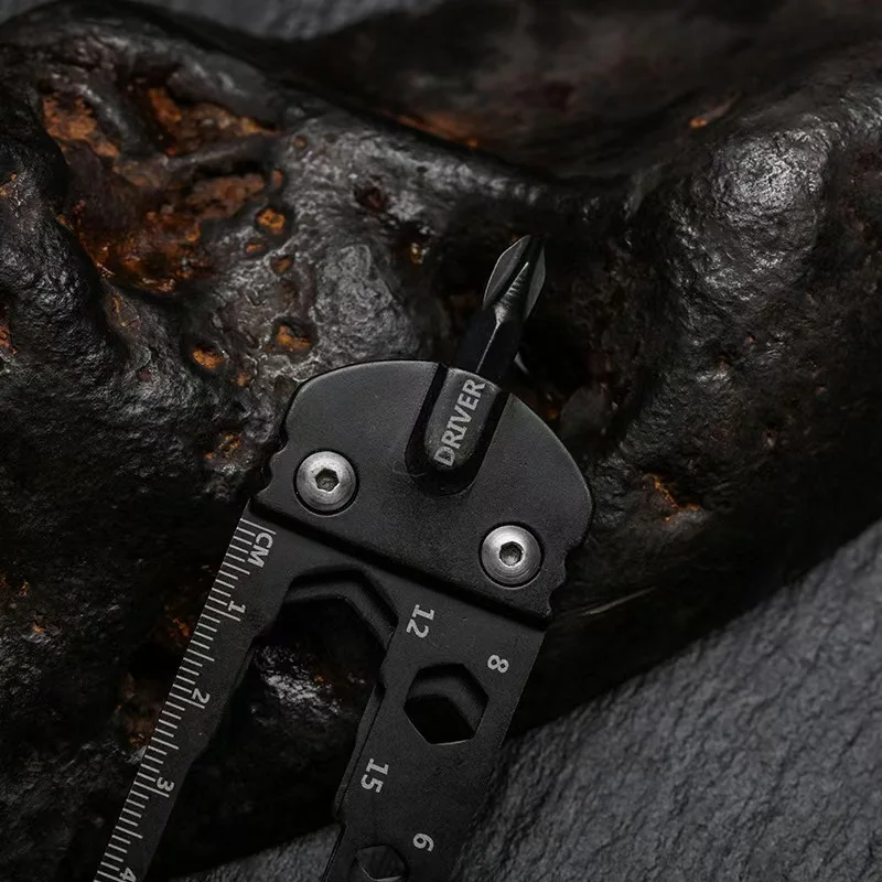 Outdoor Camping Portable Pocket Card Knife Wildlife Survival Equipment Lifesaving Card Multi purpose and Multi functional Tool