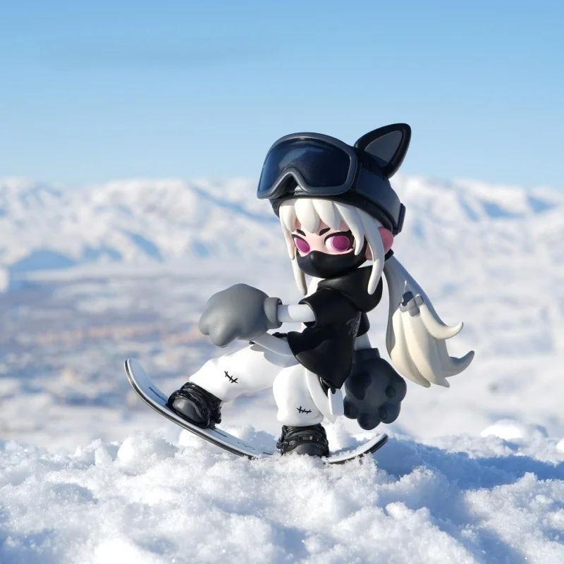 

Yettispace лыжная фигурка, экшн-фигурки, версия Q, Коллекционная модель, забавные игрушки для детей, настольное украшение, подарок на день Святого Валентина