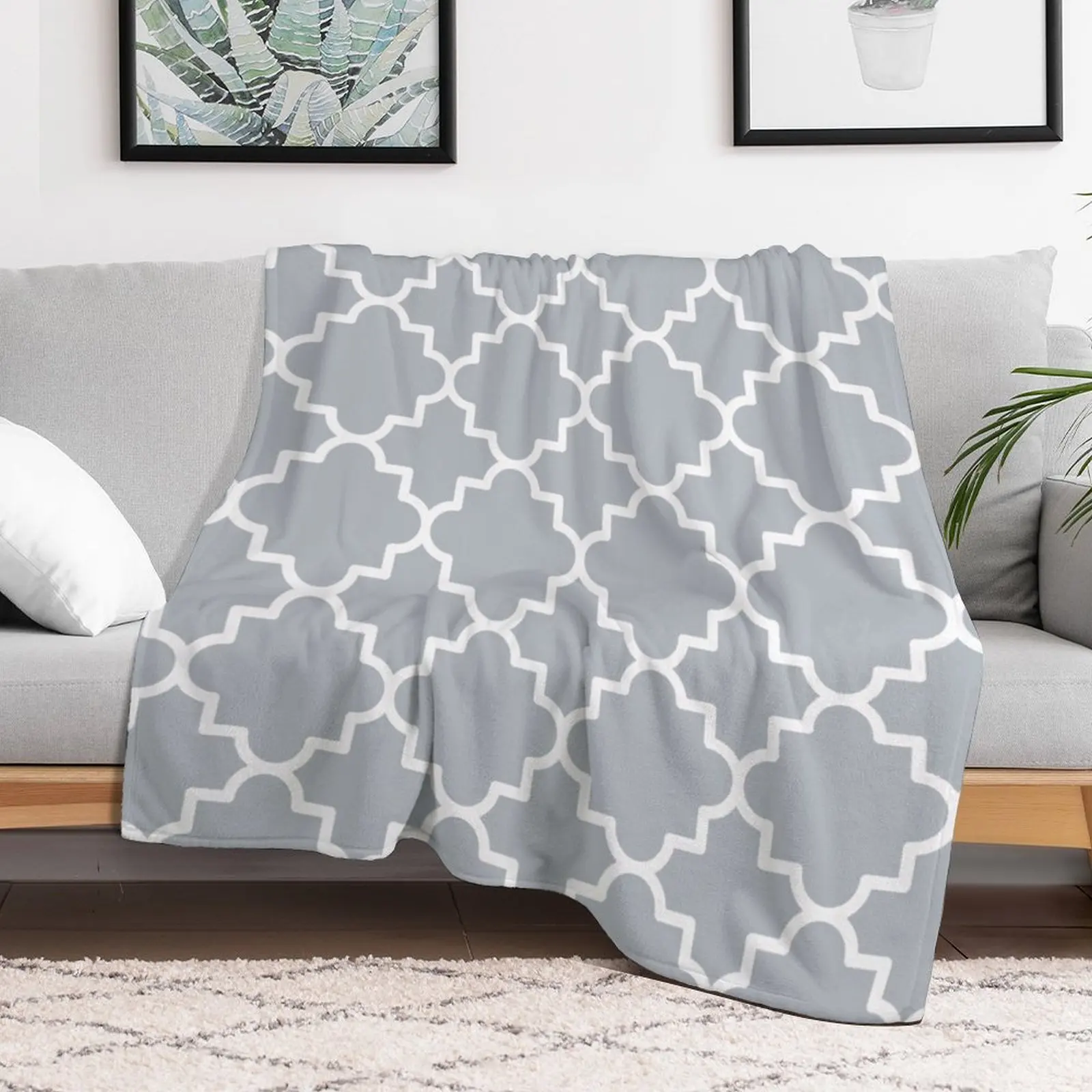 

Quatrefoil-2, white on silver grey Throw Blanket Nap Retros Beautifuls Blankets
