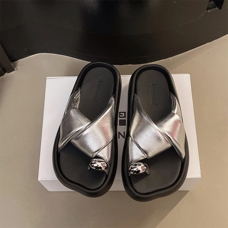 Women's Platform Thick-Soled Slippers for Outdoor Wear, 2026 Summer New Style, High-End Fashion Slip-On Trendy French