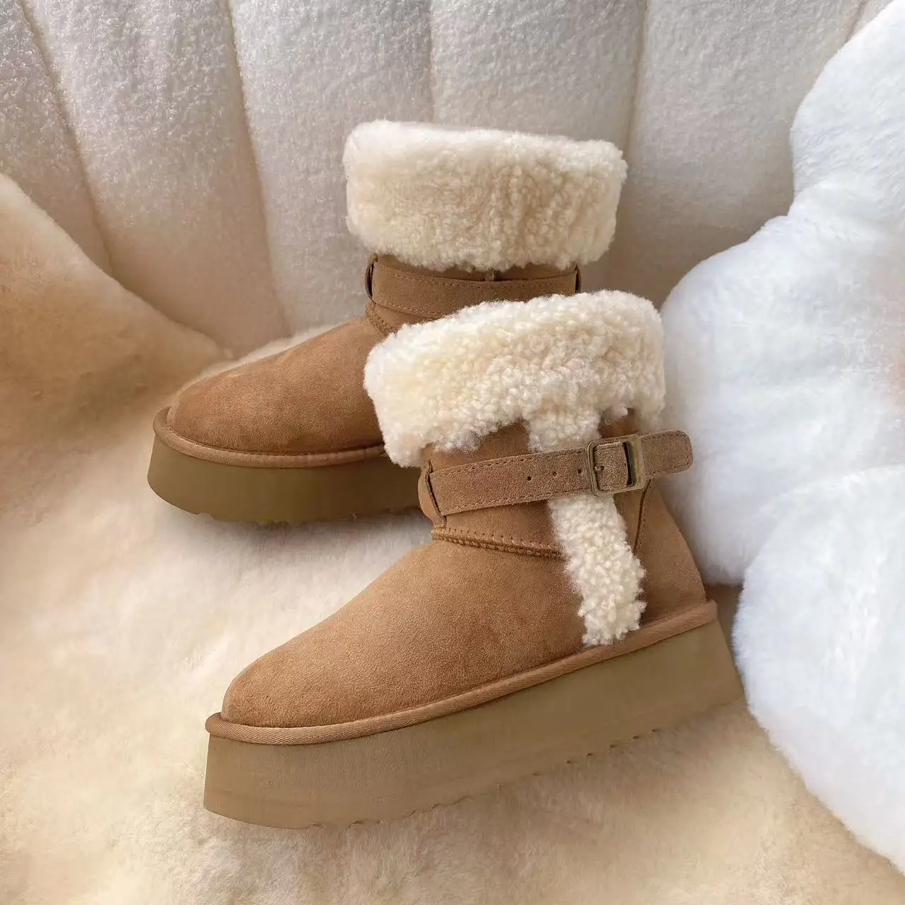 

Autumn and Winter New Medium Tube Flip Mouth Martin Boots Fur Integrated Curly Snow Boots Thickened Warm Non-slip Women's Shoes