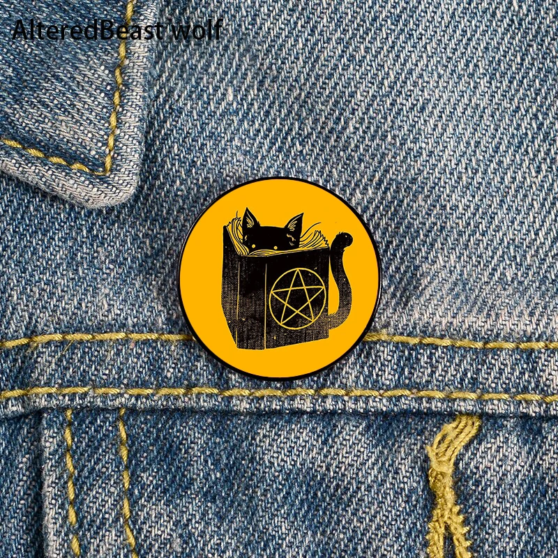 Asexual Pride Moon Cat Pin Custom Brooches Shirt Lapel teacher tote Bag backpacks Badge Cartoon gift brooches pins for women