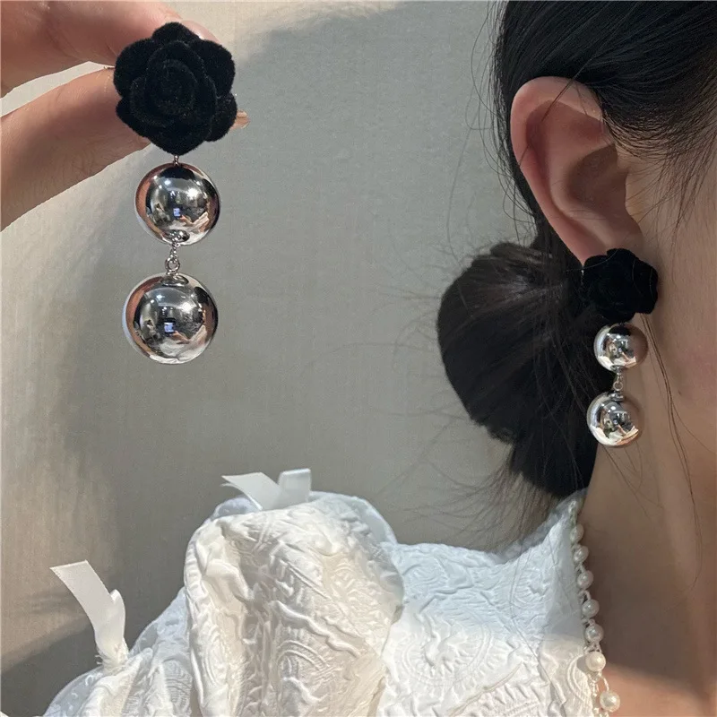 Vintage Flocked Rose Flowers Punk Metal Design Ball-Shape Studs Earrings for Women Minimalism Charm Jewelry Wedding Gift