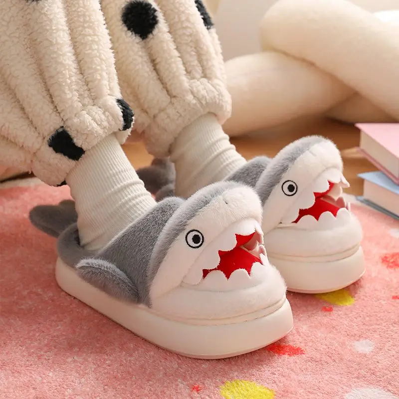 

New winter fluffy slipper warm women's men flip flops room shoes women fuzzy slipper Comfort home plush shark shoes ﻿