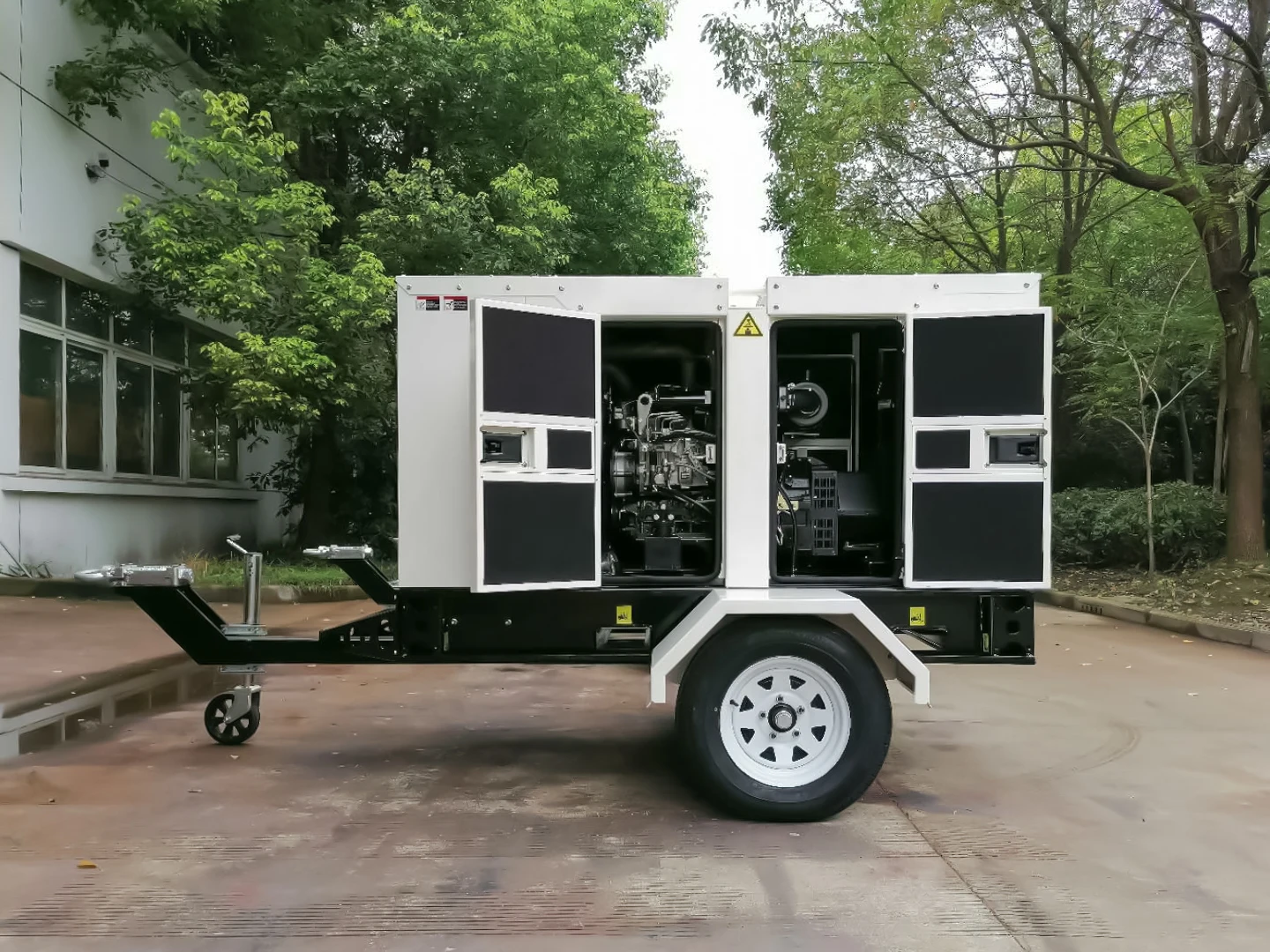 China Diesel Generator For   20 kw 25kva Diesel Generator Sound Proof Trailer Type 20kw Generator