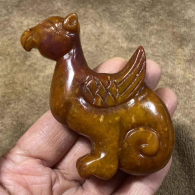 Vintage Xiuyan Jade Flying Beast Statue - Chinese Carved Jade Hand Piece Collectible Craft for Home Display and Collection