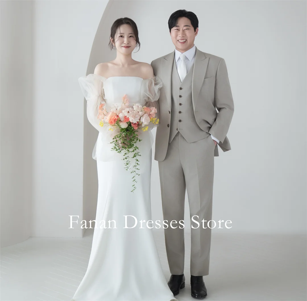 Off the Shoulder Long Sleeves Ruched Lace-up Vintage Wedding Dress Satin Ivory Minimalist Maternity Bridal Gown For Photoshoot
