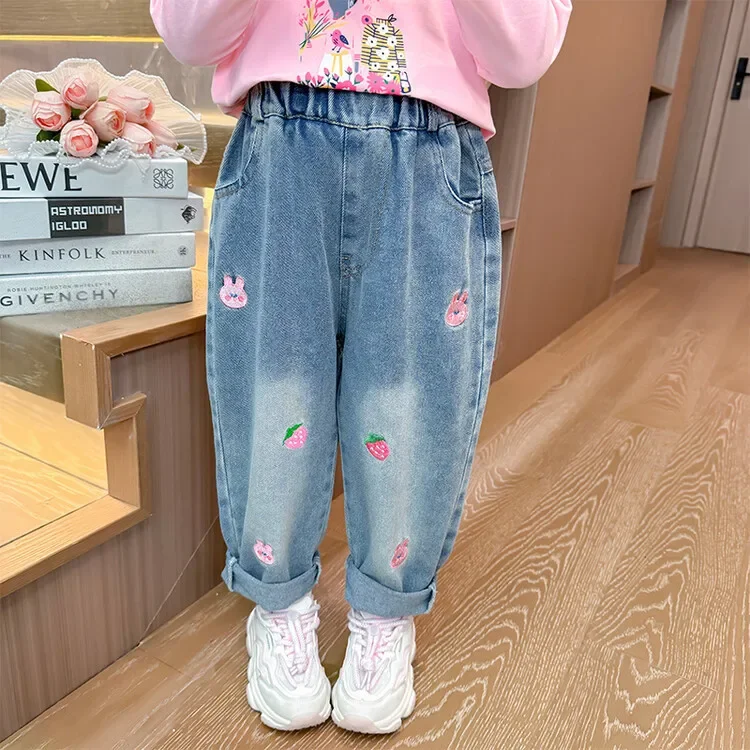 

Spring Autumn Children Girl Denim Pants Elastic Waist Strawberry Embroidery Little Girls Pants Exterior Loose Baby Girl Trousers