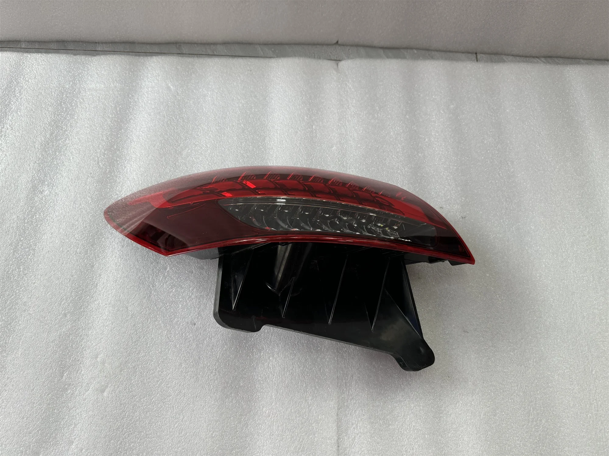Factory Hot Selling High Quality Taillights Suitable For E-Class W213 LED Combination Taillights 2021 W213 Taillig