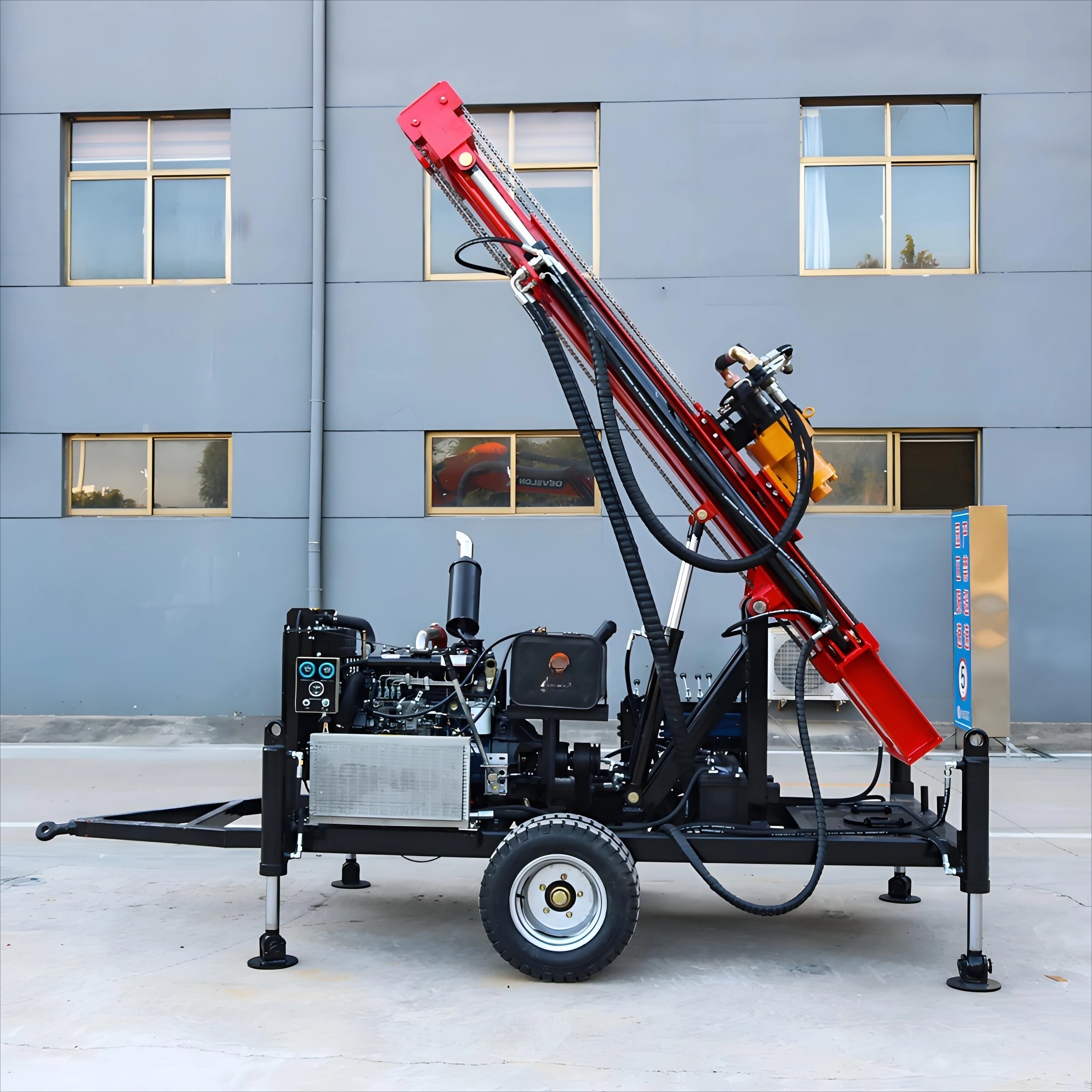 Rig Pengeboran Batu Multifungsi untuk Sumur Air, Penggerak Empat Roda, Rig Pengeboran Sumur Air Besar