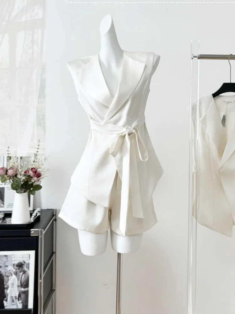 

Сплошной цвет, комплект с короткими штанами, женский летний жилет без рукавов на шнуровке, шорты с высокой талией, элегантная модная женская одежда из двух предметов