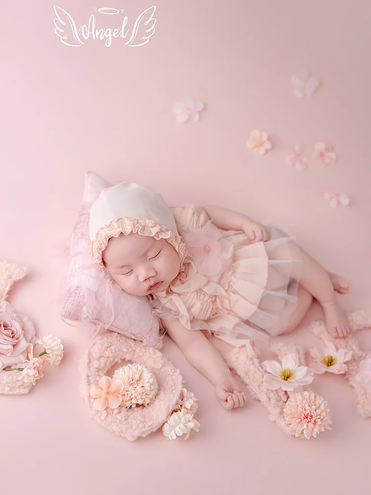 Newborn Milestone Photography Props Baby Girl Lace Dress+bonnet Set Plush Unicorn Toy Letters+floral Decor Prop for Studio Photo