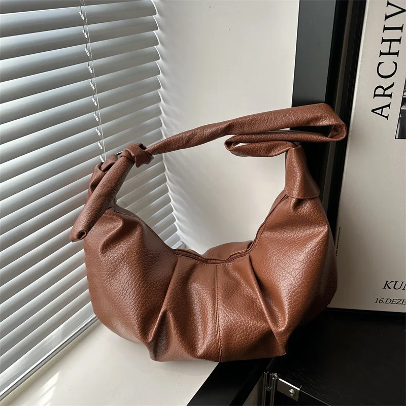 

2025 autumn and winter casual and personalized shoulder bag for women featuring simple and large capacity dumpling bag