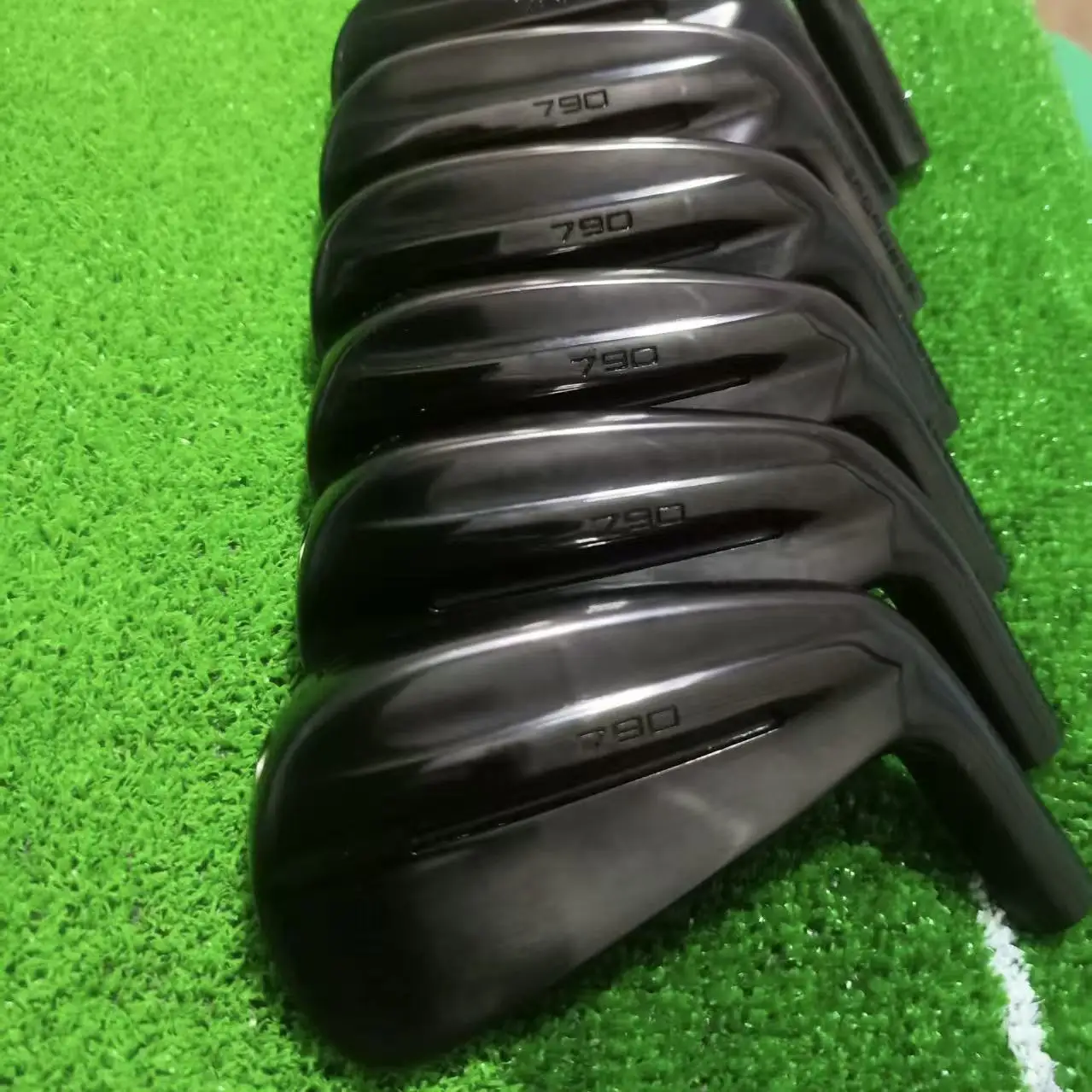 

Abay_ New Men's golf club 5th generation P790 black Irons Set（456789P) R/s flexible steel/graphite shaft with top cover