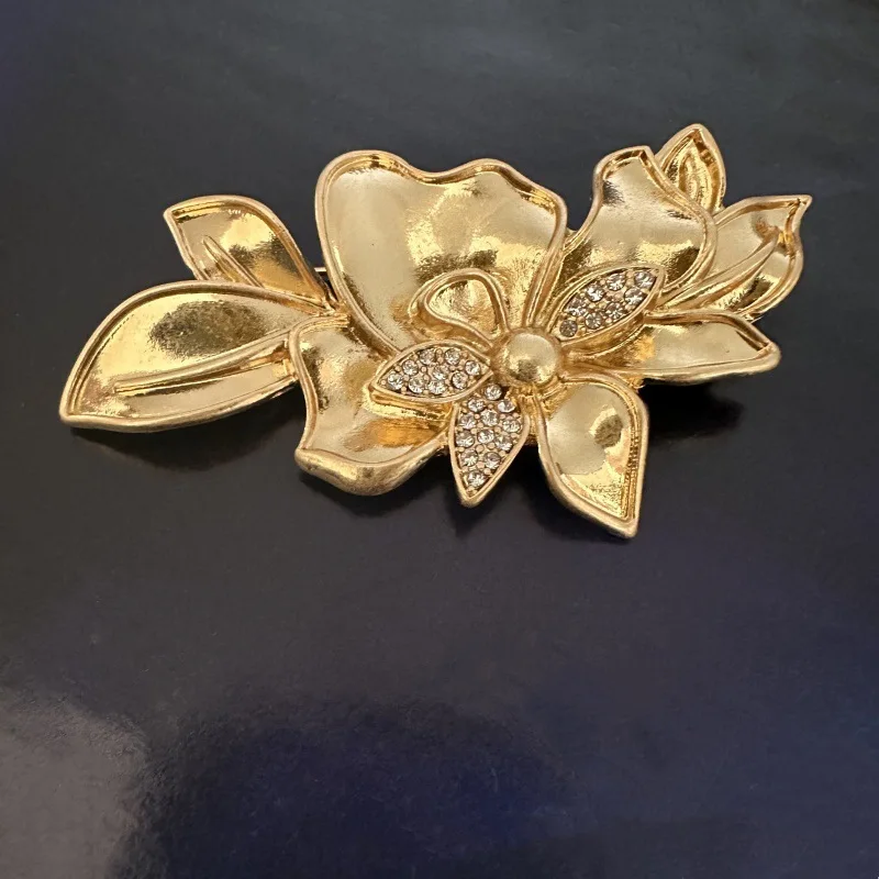 

Os Fashion Natural Plant Style Retro Minimalist Jasmine Flower Brooch
