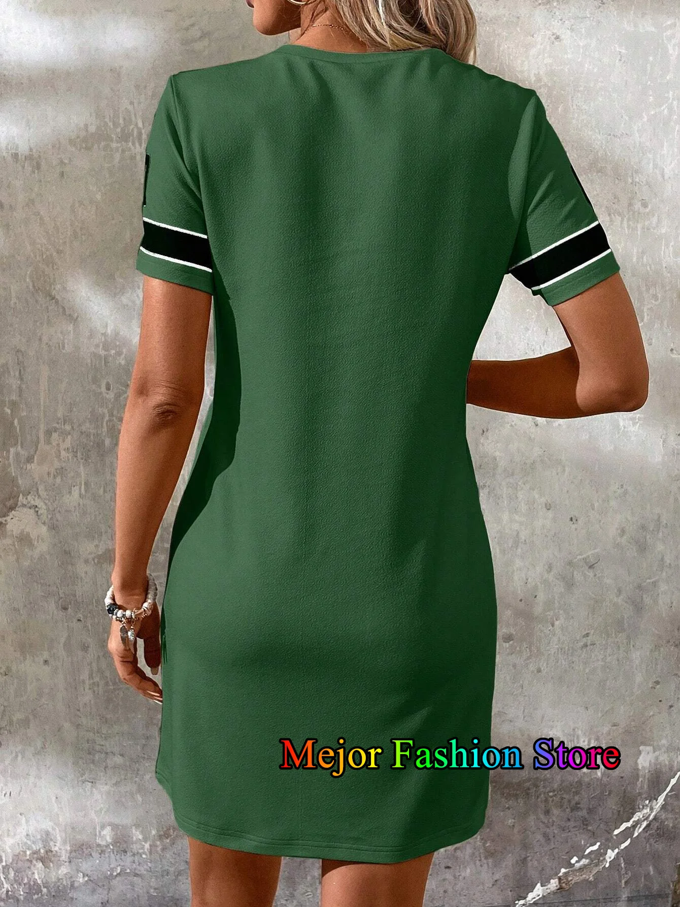 New Arriavl Summer Green Queen No.07 Printed Women Short Sleeved T-shirt Dress Solid Color Loose Casual Sports Fashion Dress