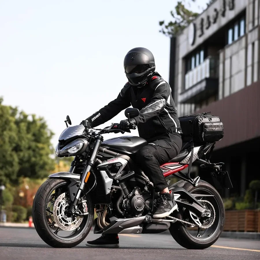 حقيبة ذيل دراجة نارية مقاومة للماء سعة 1926 لتر قابلة للتوسيع للسفر في Powersports مع غطاء مطر متكامل وحزام كتف قابل للتعديل