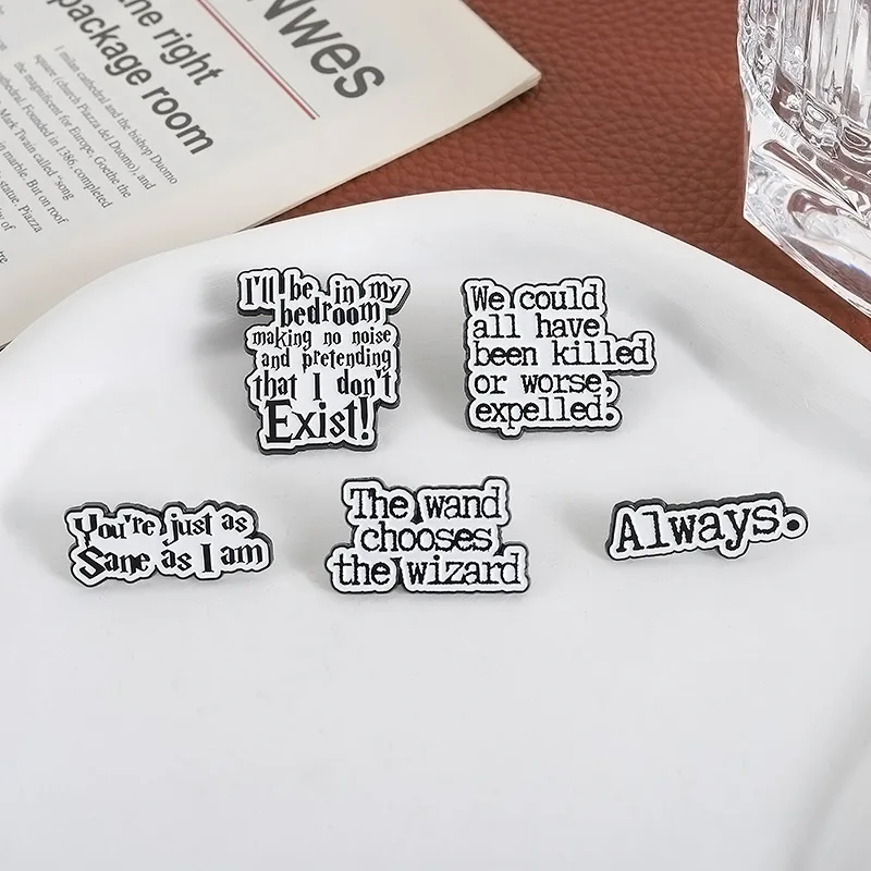 Minimalista série inglês broche carta frase curta citações crachá roupas versátil acessórios de moda fivela anti-exposição