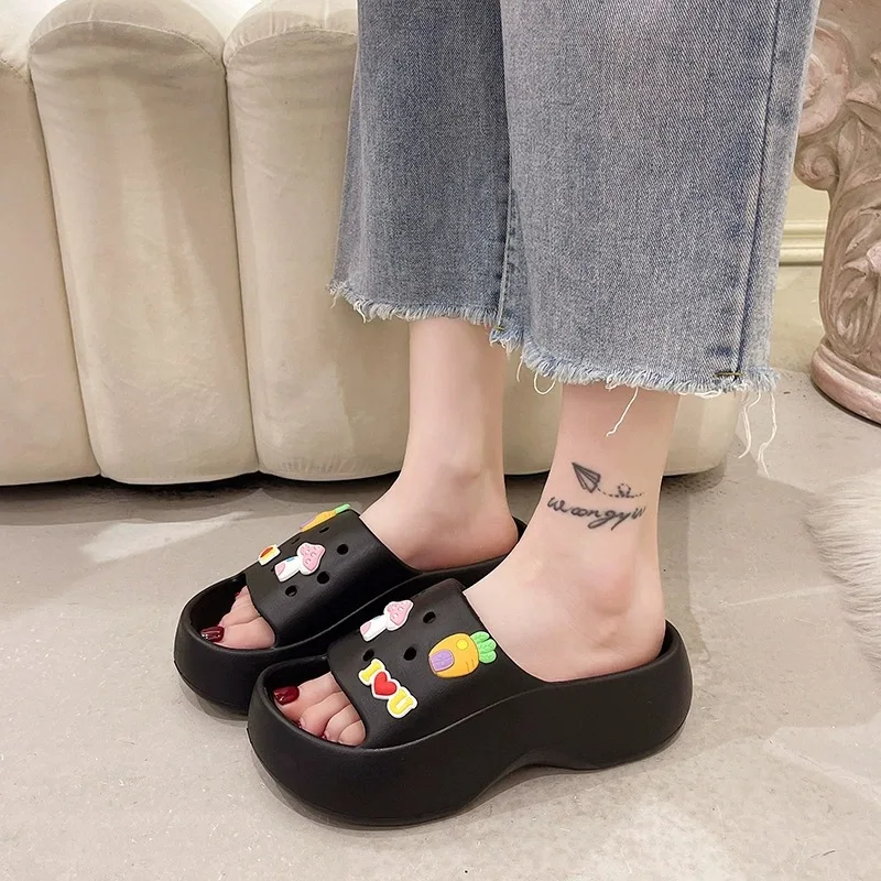 Thick Women Slippers 2023 New Summer Soft Eva Sandals Fashion Hole Shoes Girl Beach Slippers Flip Flops Non-slip Summer Sandals