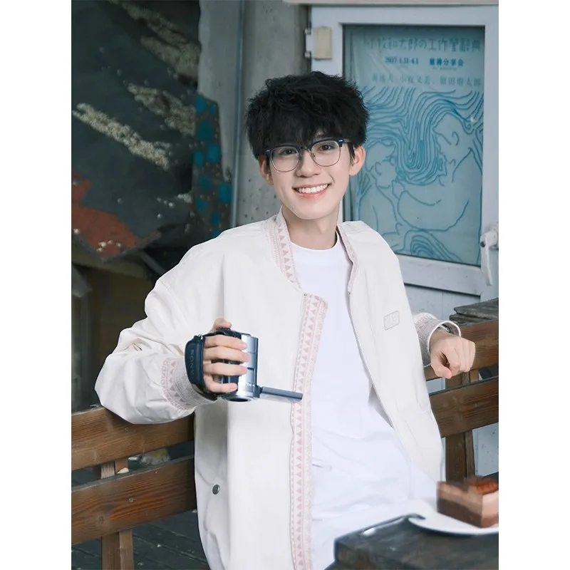 

Американские ретро-вышитые куртки для мужчин и женщин осенью, высококачественная, красивая, повседневная и свободная бейсбольная форма.