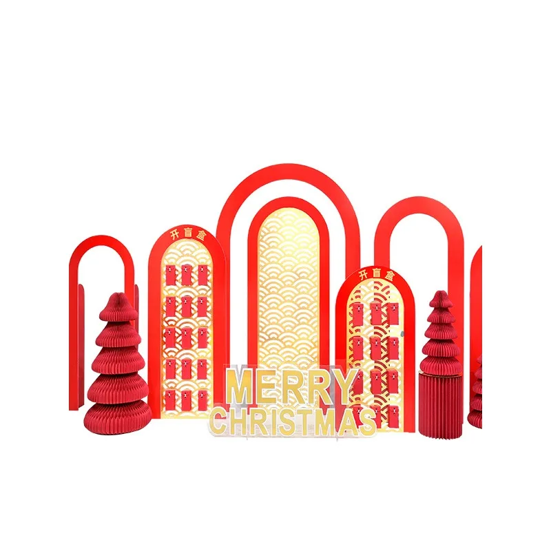 

Сцена украшения окна магазина одежды Рождественской арки arranged и реквизит для магазина женской одежды.