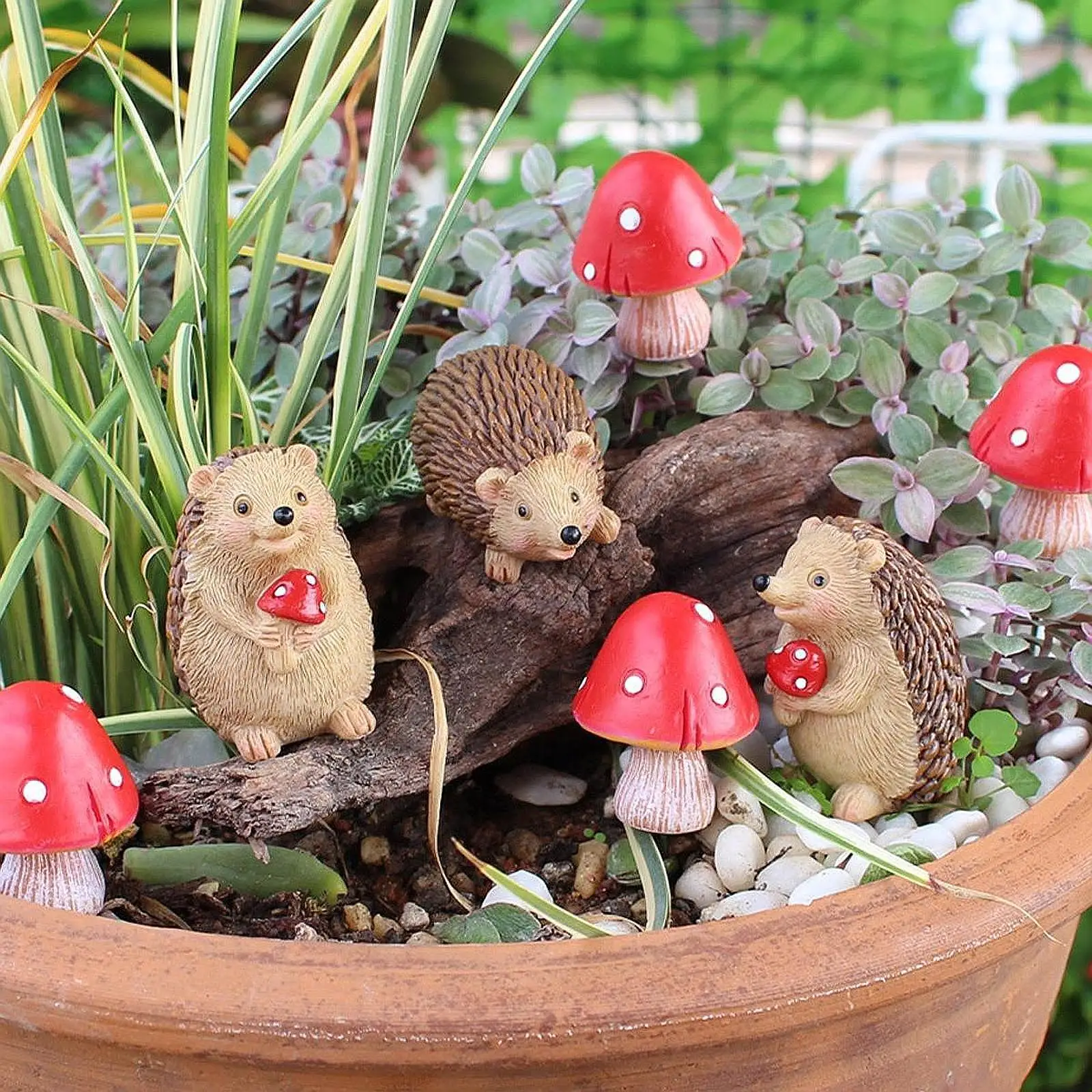 

7Pcs Miniature Figurines Potted Decoration Gift DIY Hedgehog and Mushroom Statues for Flowerpot Balcony Terrarium Garden Outdoor