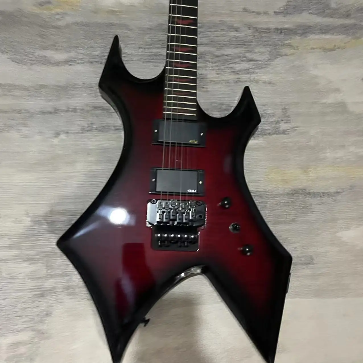 In stock, 6-chord B-C electric guitar with black circle and red body. Real pictures of the shipped product. Order and ship immed