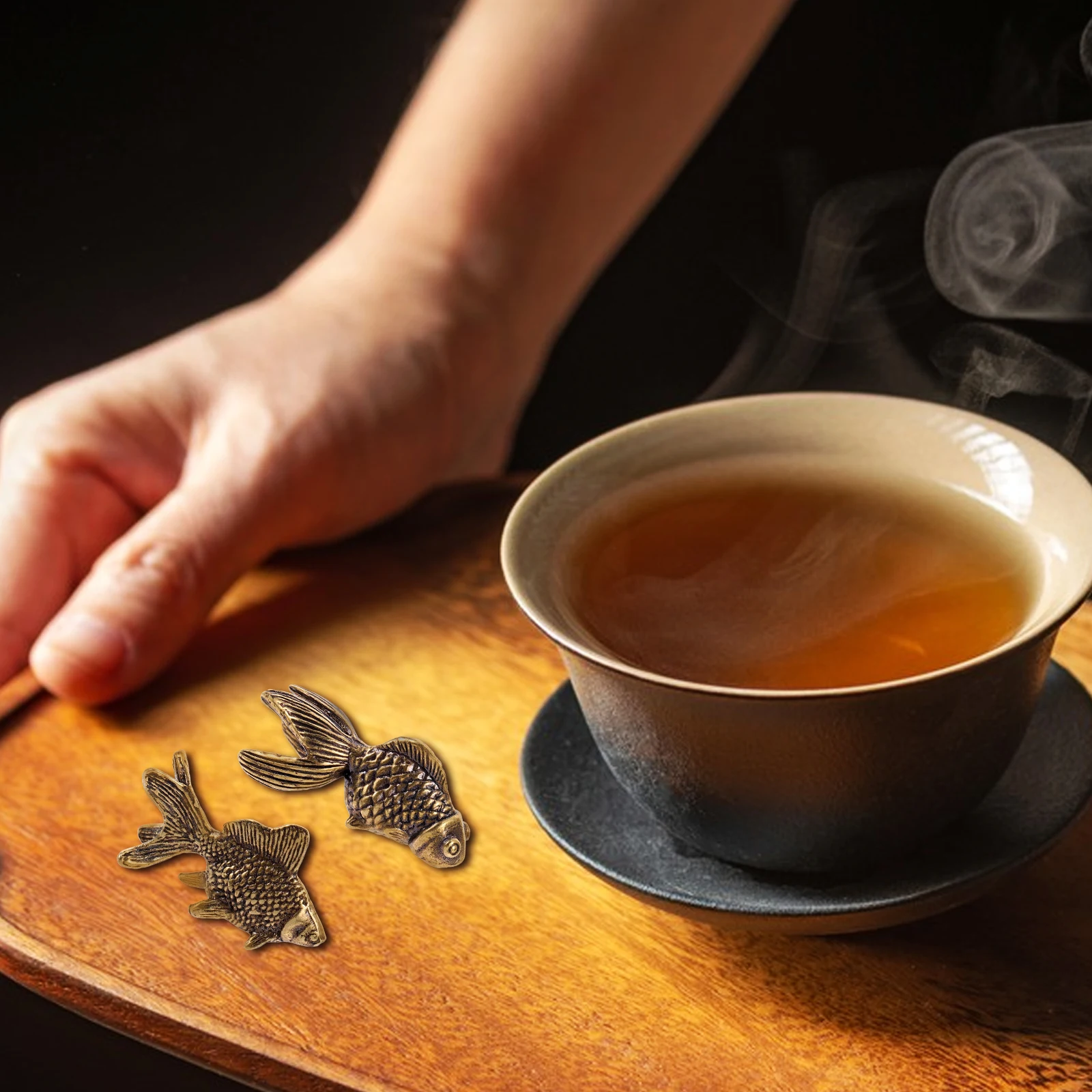 

2pcs Brass Gold Chinese Tea Pet Home Office Decor Chinese Fish Figure Gift Retro Fish Sculpture Decoration