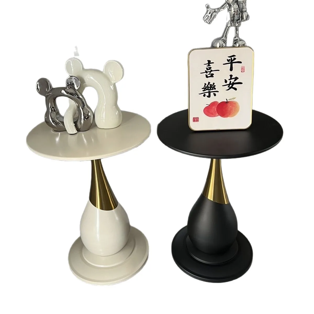 

Italian coffee table light luxury sofa edge a few small apartment ornaments balcony simple modern living room