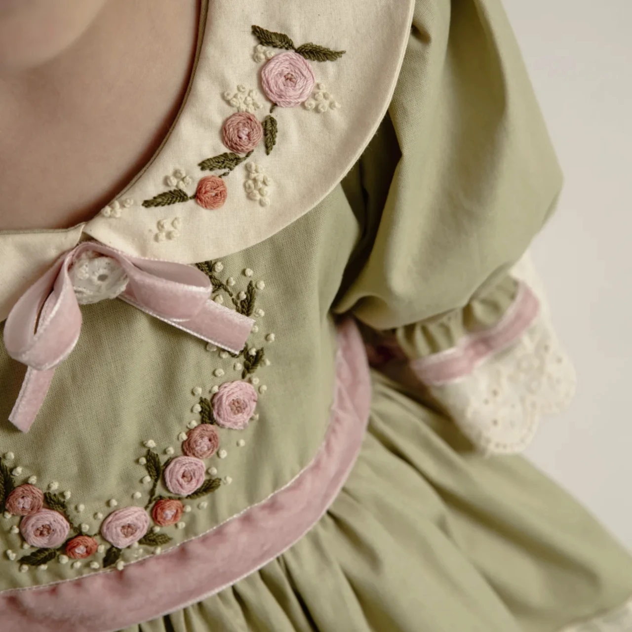 Little Girl's Summer Fresh Light Green Handmade Floral Embroidery Layered Dress for Birthday Party Holiday Photography B576