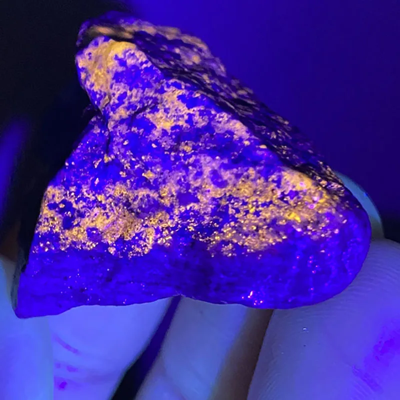 100% Natural Lapis Lazuli（Yellow Fluorescence） and Black Granite Coexist Mineral Specimen Crystal
