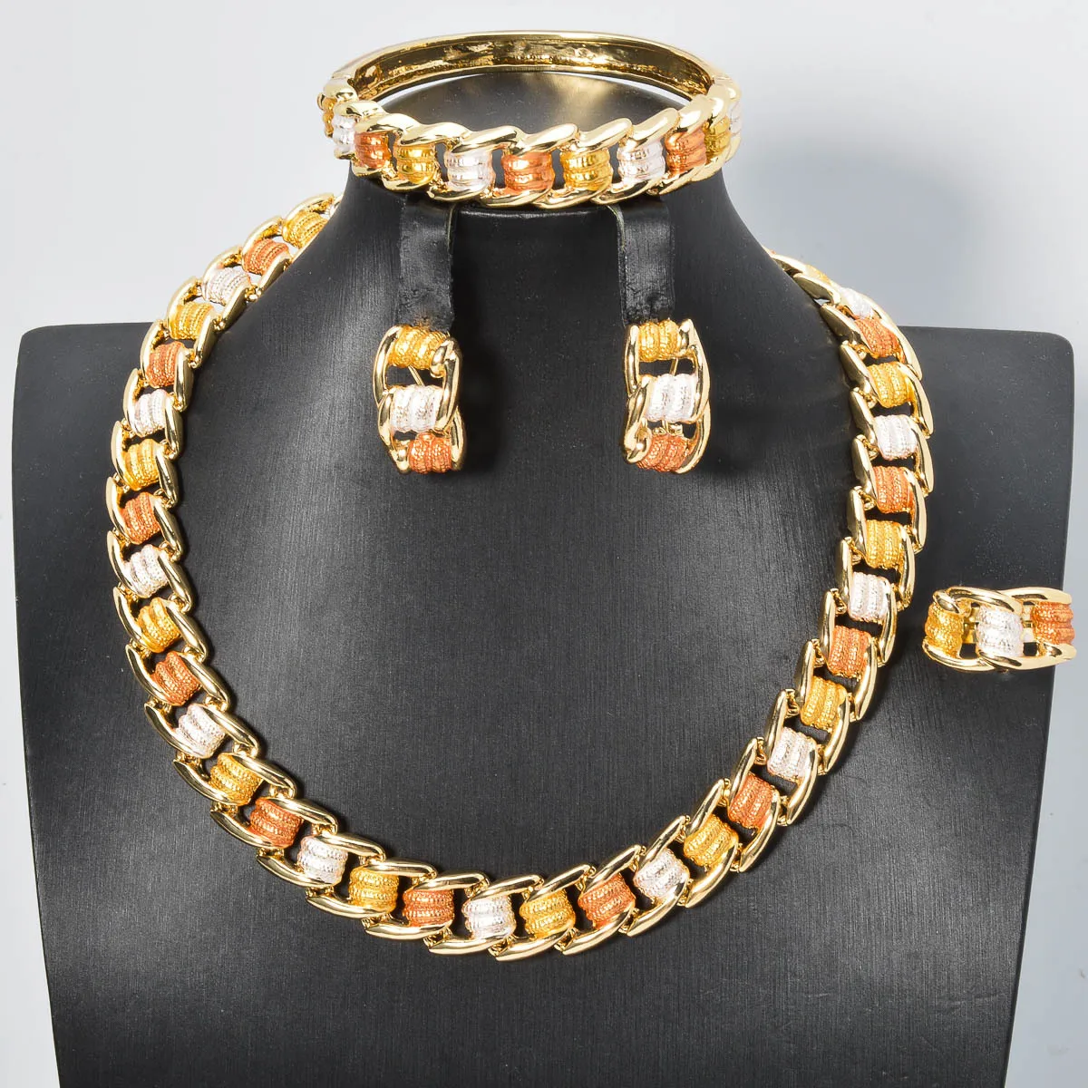 Conjunto de joyería clásica de 4 piezas: collar, pendientes, pulsera y anillo chapados en oro geométrico de 3 colores, conjunto de joyería de boda para mujer, Ide