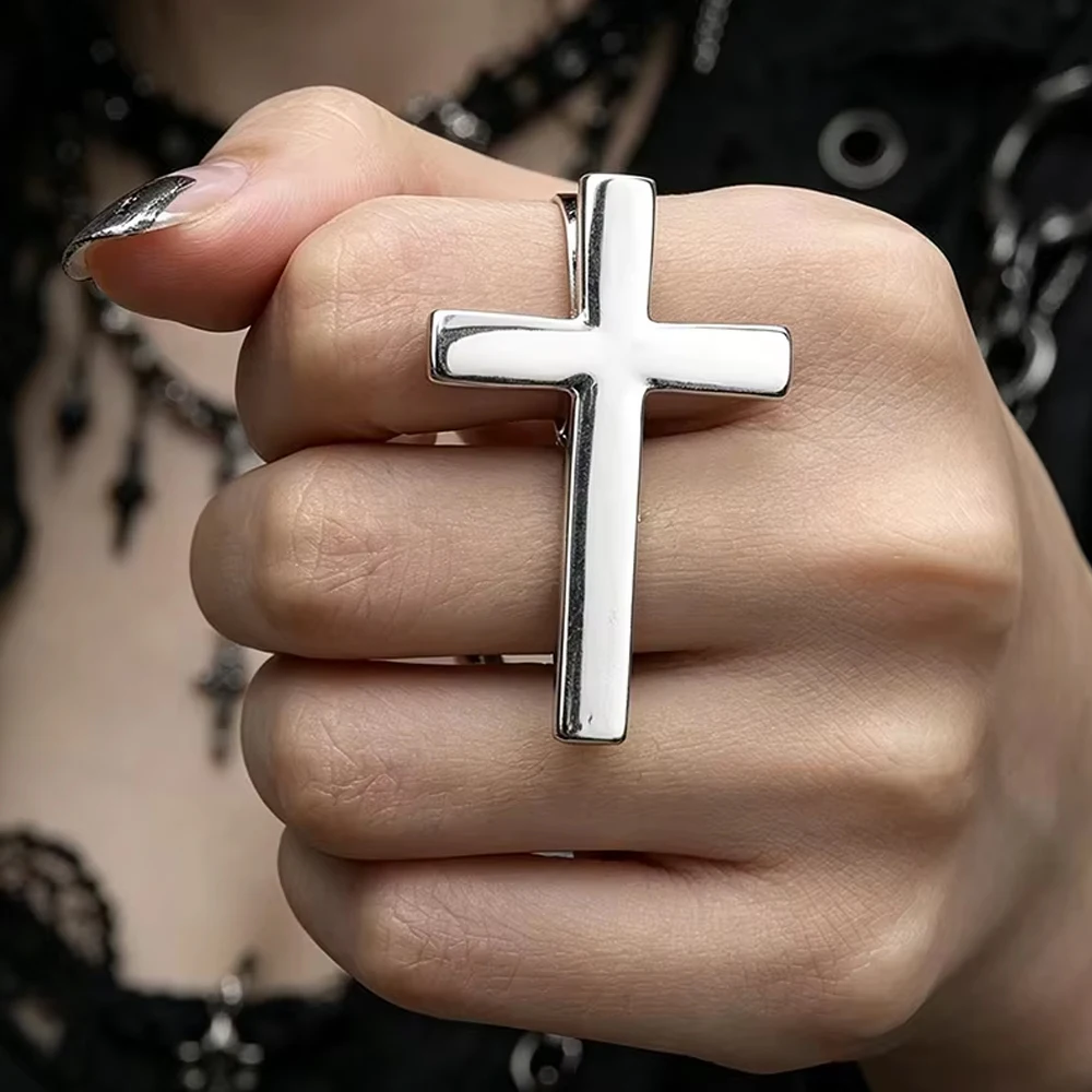 Anillo de dos dedos con diseño de cruz, estilo punk, para mujer y hombre, de inspiración vintage Y2K, con una cruz grande y diseño abierto, un anillo de dedo gótico de moda, ideal como regalo para Halloween.