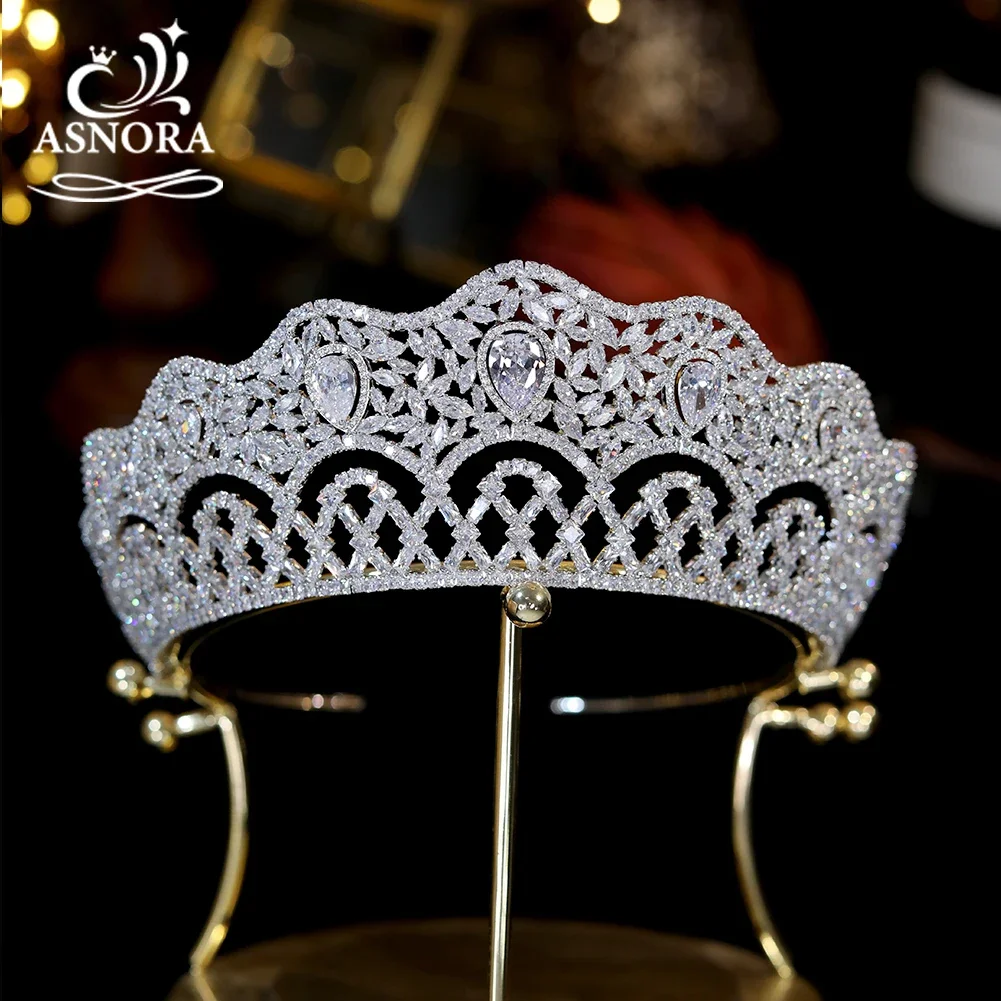 Imagem -04 - Luxo Tiara Cabeça Jóias para Mulheres Fascinator cz Crown Acessórios do Casamento Diadema Noiva Casamento