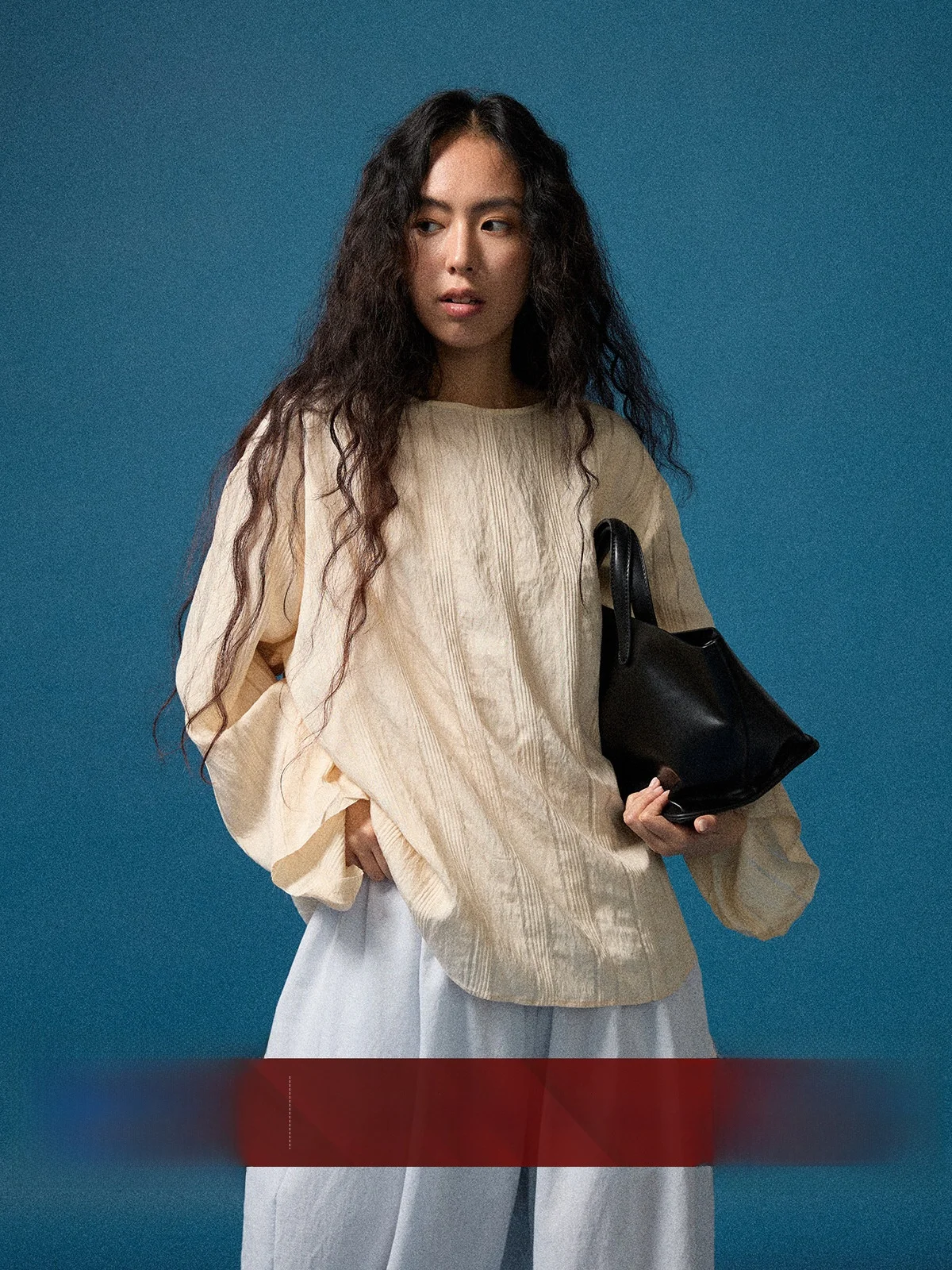 

Lightweight Loose Fit round Ne T-irt with Bell Sves And Textured Stripes Casual Sle Polyester Fiber Summer Top