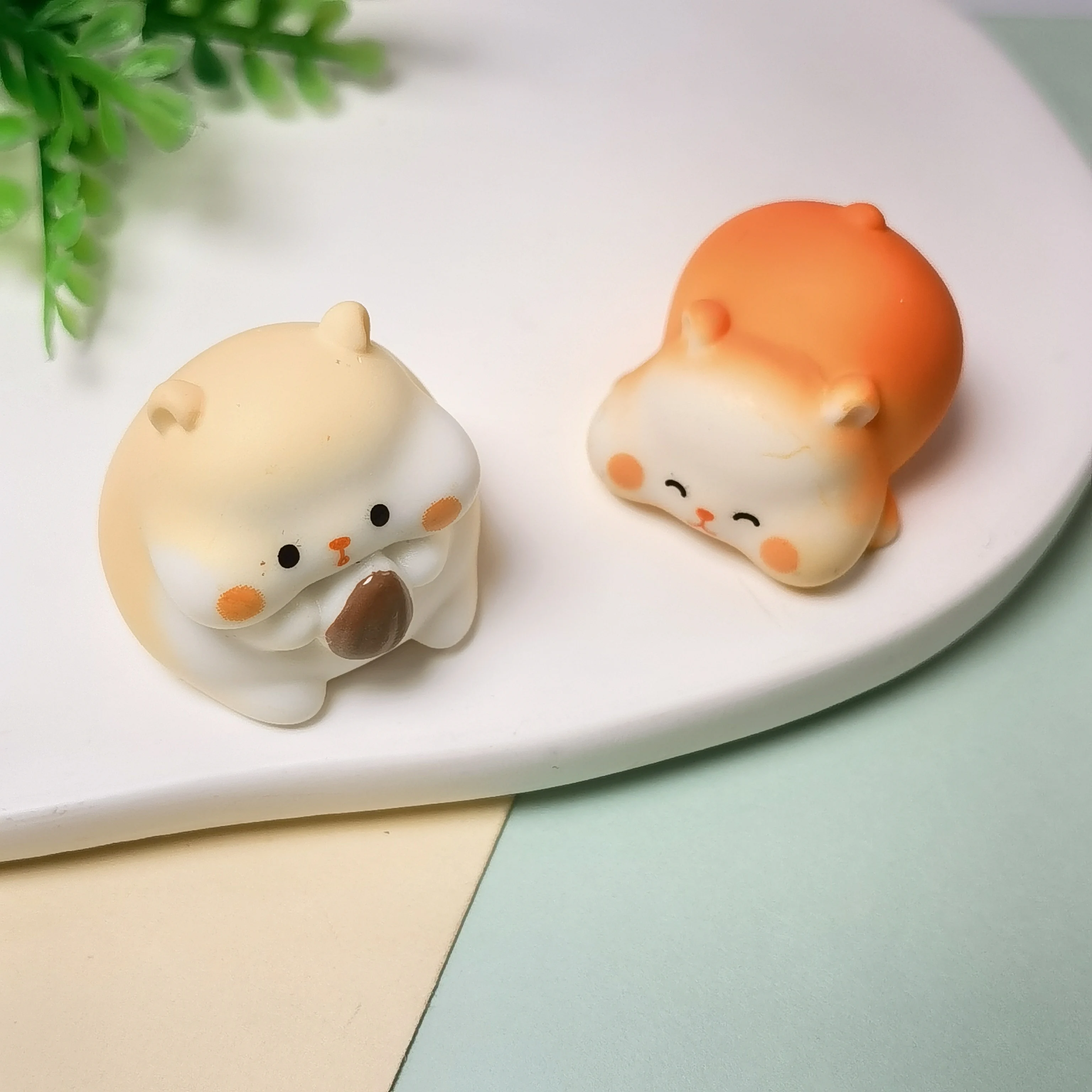 Mini Cute Hamster Figurines Resin Cartoon Animal Miniatures for DIY Craft Garden Micro Landscaping and Home Decoration